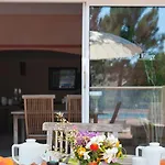 Ξενοδοχείο με διαμερίσματα Domaine De Caranella Πόρτο Βέκιο
